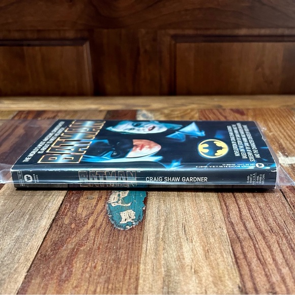Batman Paperback🦇 - Picture 4 of 7